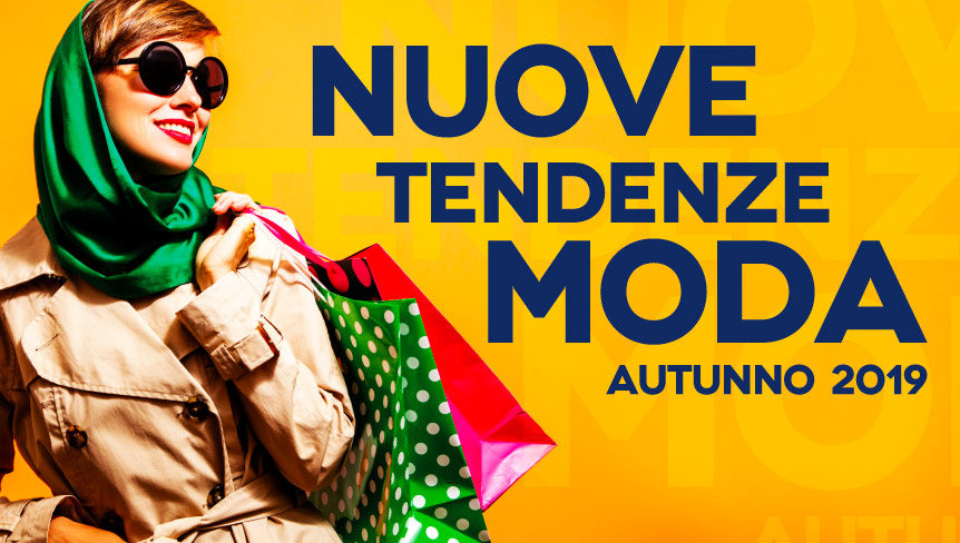 Ragazza con trench che sorride e scritta "Nuove tendenze moda"